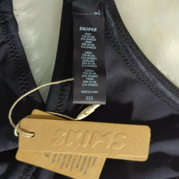 SKIMS Shaping Swim Unlined Underwire‎ Bikini Top Onyx | XXS - Picture 10 of 11